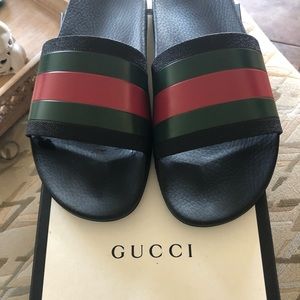 Gucci Pursuit 72’ rubber slides